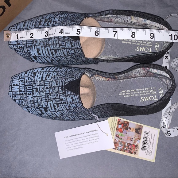 ‘charcoal’ Carpe Diem TOMS canvas sustainable vegan friendly - Picture 2 of 3